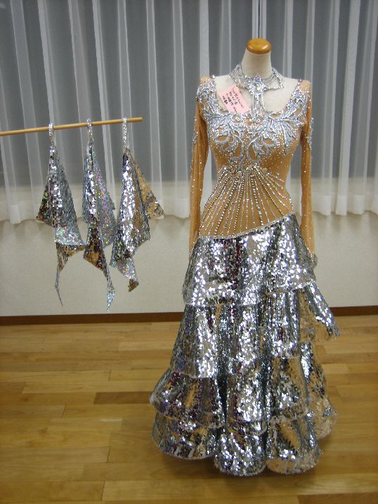 M570・シルバー・9万円