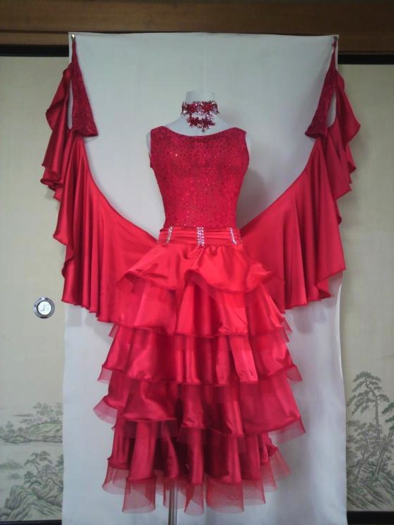 M585・赤・8万円