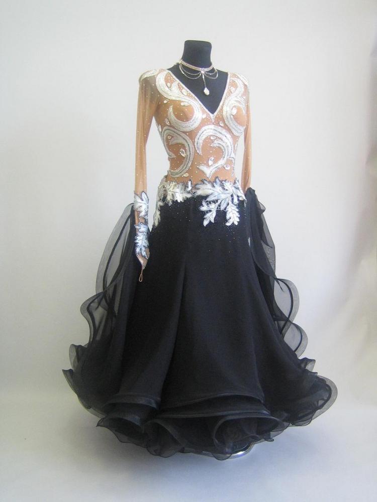 M725・白＆黒・21万5千円※試着不可