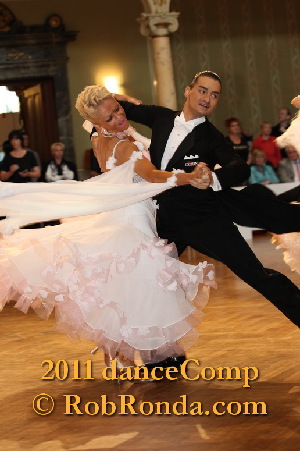 M847・白＆ピンク・20万円※試着不可