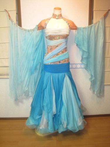 M834・ブルー・23万5千円