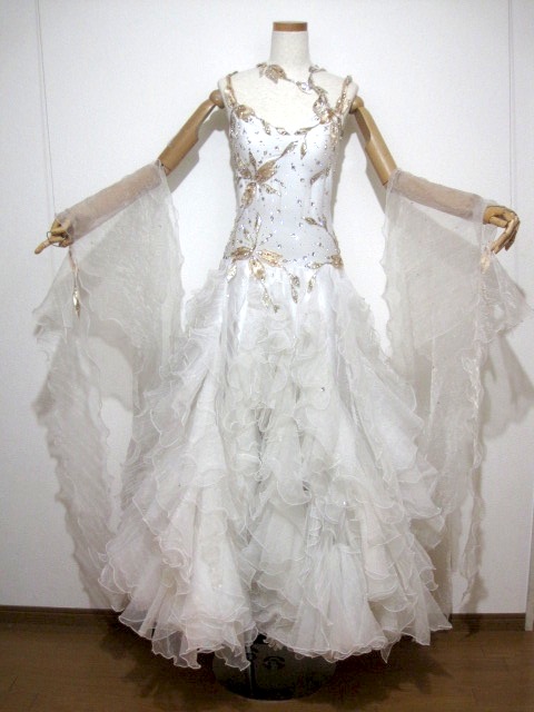 M857・クリームホワイト・5万円