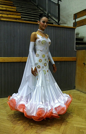 M873・ホワイト・10万円