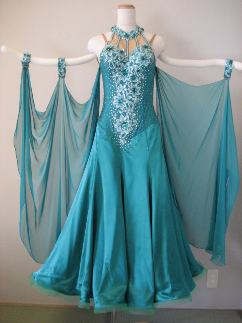 M952・エメラルドグリーン