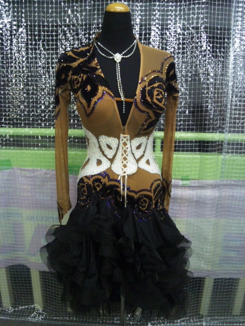 L717・黒＆ベージュ