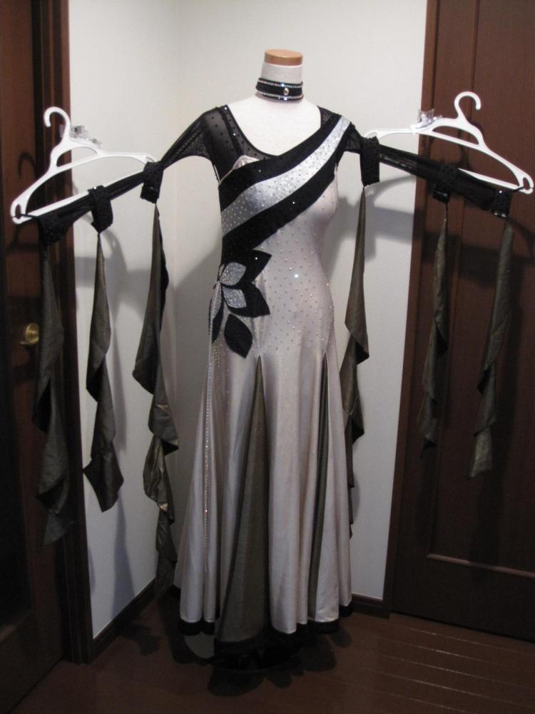 M1101・白＆黒・※試着不可