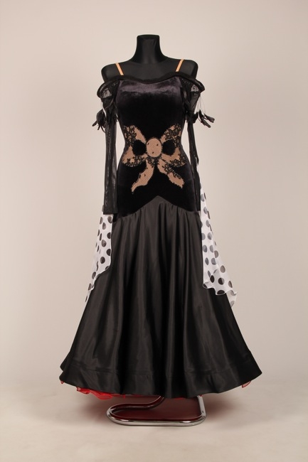 <em><span style="color:#CC3366">PM1185・黒※試着不可</span></em>