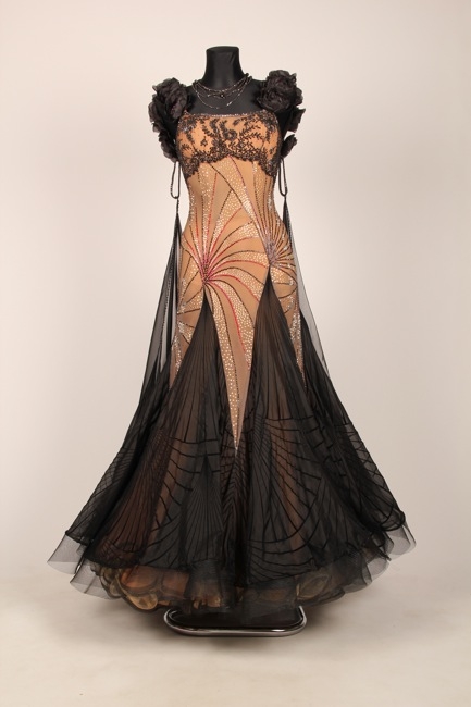 <em><span style="color:#CC3366">PM1315・黒&ベージュ※試着不可</span></em>