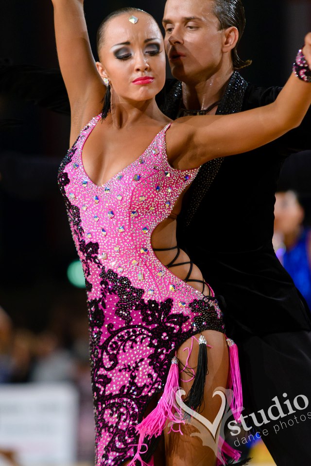 メルマガ30号目玉ドレス（ラテン）・ピンク＆黒