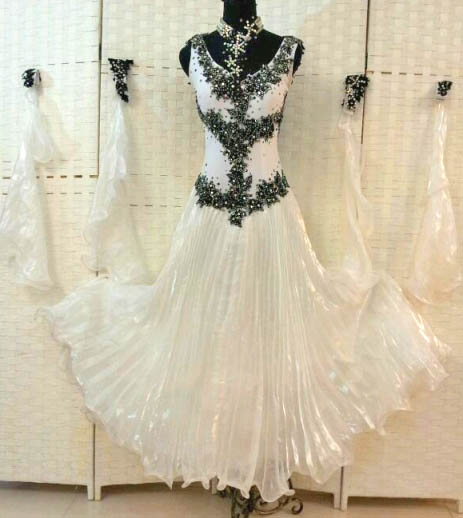 M1686・白＆黒※試着不可