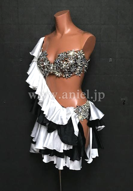 L6913・【半額セール】白&黒※試着不可!!12月19日まで!!