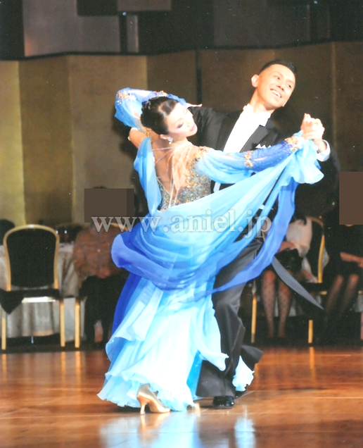 社交ダンスドレス・衣装のドレスネットアニエル / M2282・青グラデーション