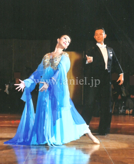 社交ダンスドレス・衣装のドレスネットアニエル / M2282・青グラデーション