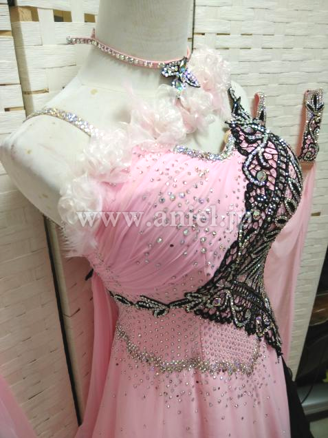 ピンクのスタンダードドレス　 エダスー edda hsu♥️ Sold Out!海外選手委託・スタンダードドレス・ドイツedda-hsu製ピンク